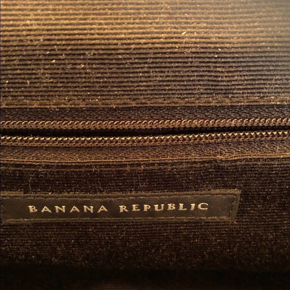 Elegant Black Women's Handbag - Picture 3 of 6